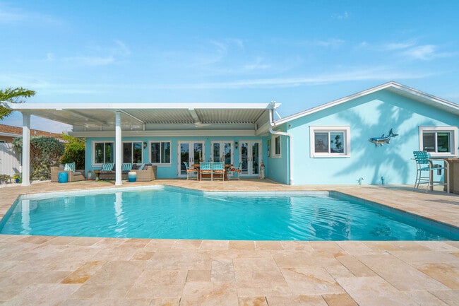 Building Photo - 2910 Alton Dr