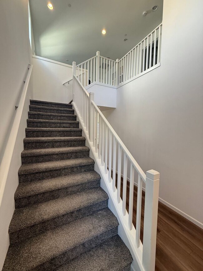 Building Photo - Hogan Heights Community 4 Bed 3.5 Bath