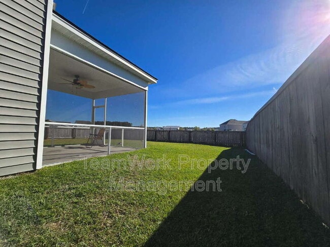 Building Photo - 454 Zenith Blvd