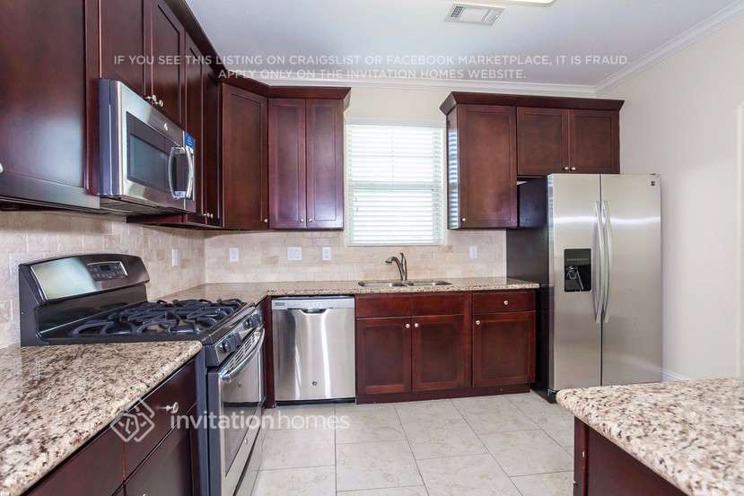 Building Photo - 1307 Ainsley Way Dr