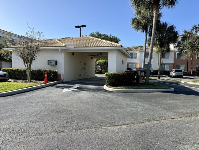 Building Photo - 5306 Myrtlewood Cir E