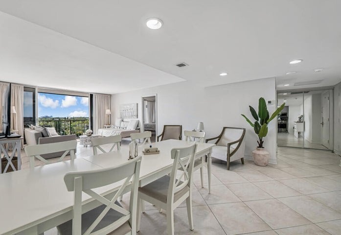 Building Photo - 5600 N Flagler Dr