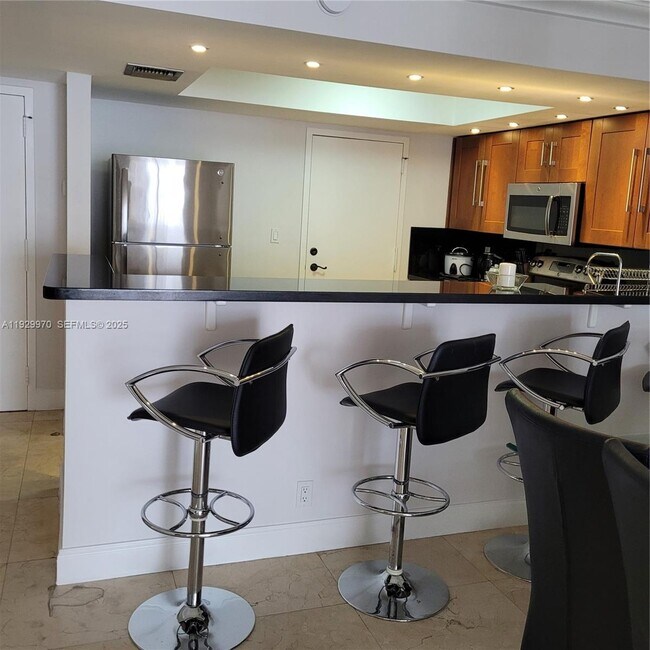 Building Photo - 1865 S Ocean Dr