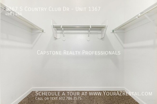 Building Photo - 1367 S Country Club Dr