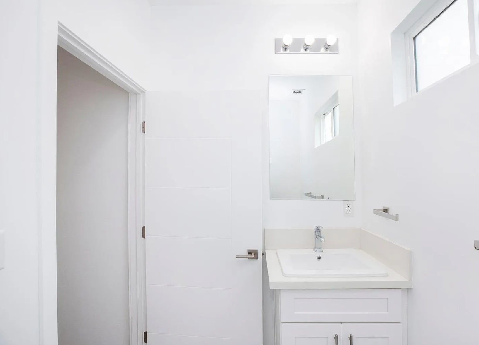 Building Photo - 5026 Cleon Ave