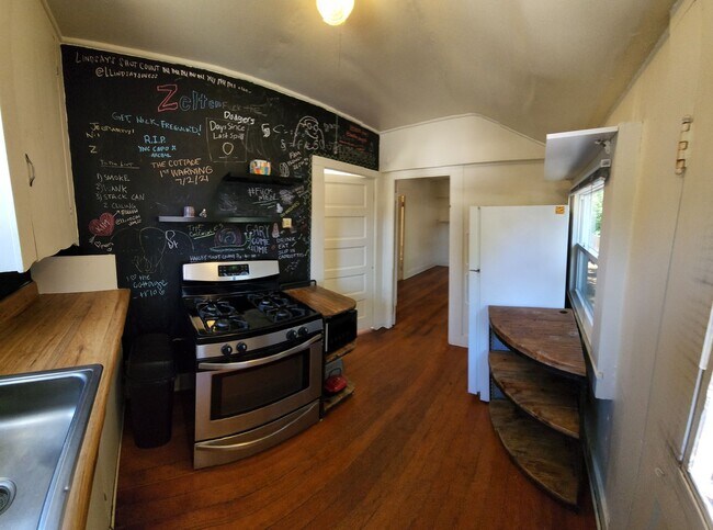 Building Photo - Jeffrey and Foothill Properties