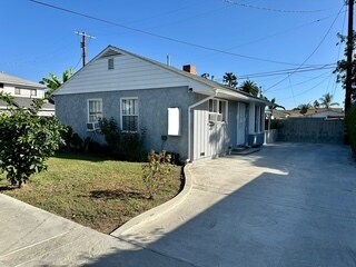 Structure - 11216 Tiara St