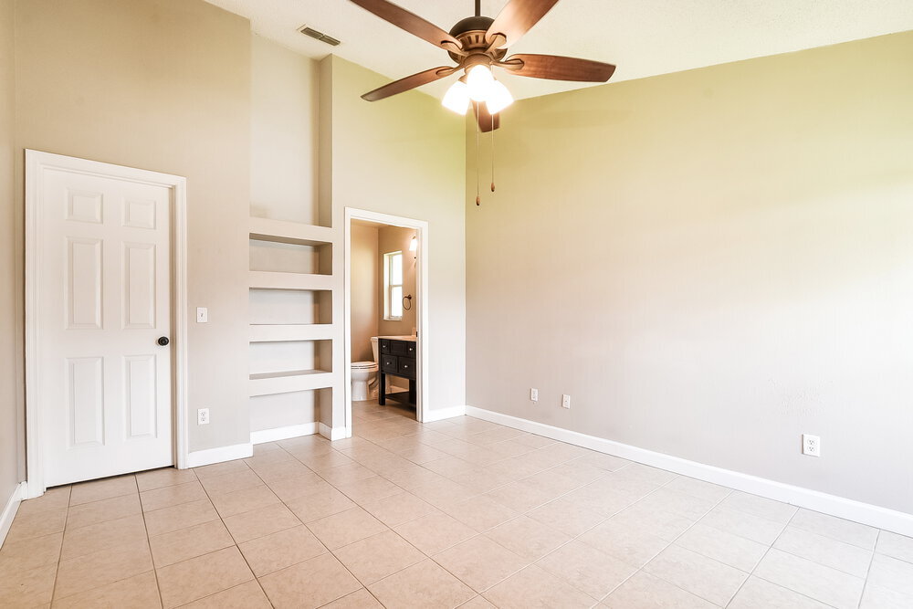 Building Photo - 1306 Silverthorn Dr