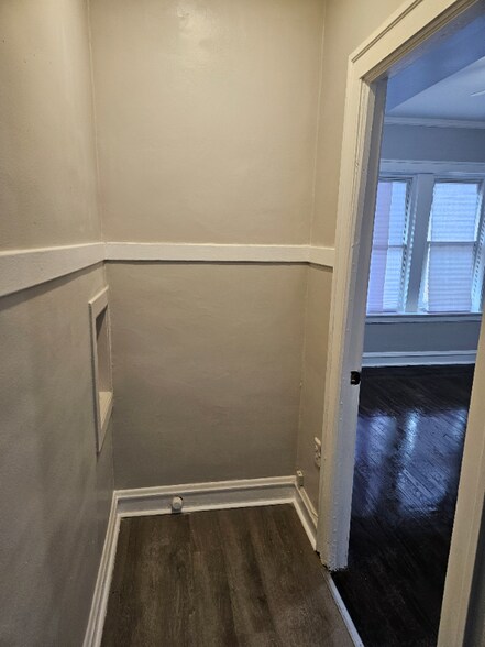 Building Photo - 8309 S Throop St