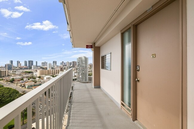 Building Photo - High floor, corner unit at Makiki Towers. Partially furnished, renovated 2-bedroom, 1.5 bathroom ...