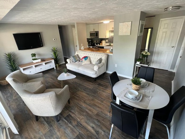 Building Photo - 8402 Muldoon Ct