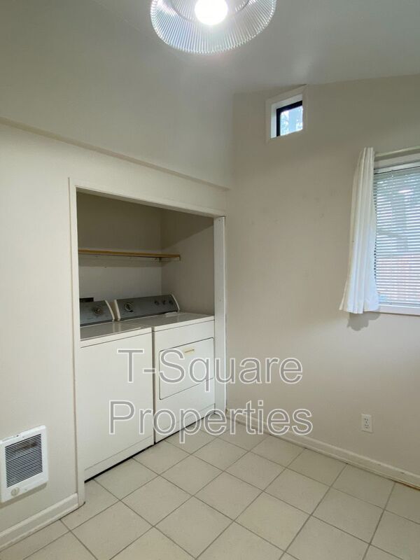 Building Photo - 5115 159th Ave NE