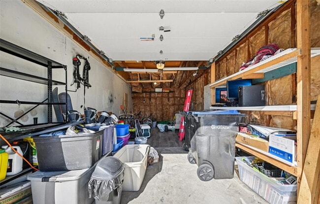 Building Photo - Welcome to this spacious 3+ bed, 2-bath bi-level home in Arvada - Available Now!