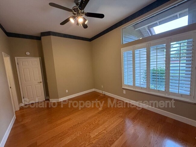 Building Photo - 685 Hillcrest Cir