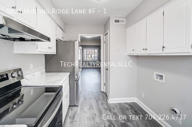 Building Photo - 5821 Hunting Ridge Ln