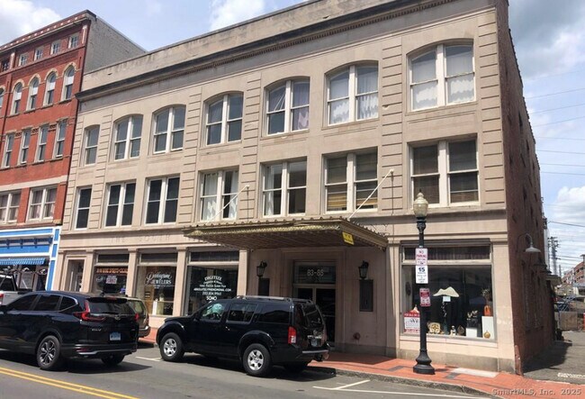 Building Photo - 83 Washington St