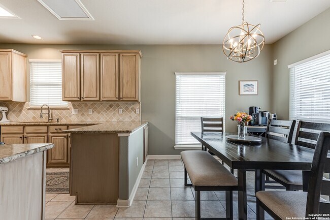 Building Photo - 2026 Thicket Trail Dr