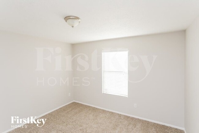 Building Photo - 1610 Cliffbrook Dr