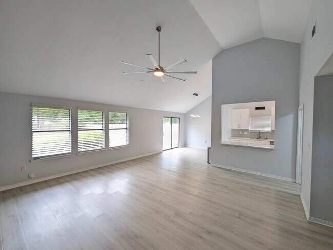 Building Photo - 1837 Sunrise Dr