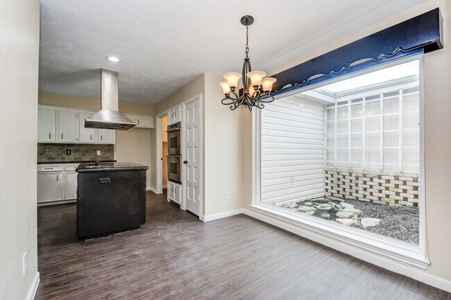 Kitchen & Breakfast area - 3518 Covey Trail Dr