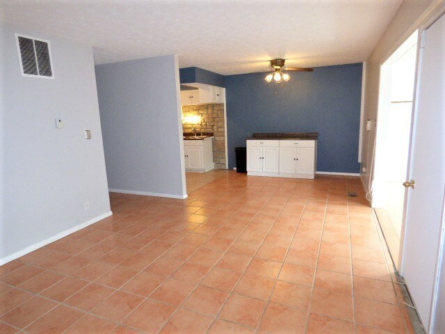 Building Photo - WOODBROOK 1 BR CONDO