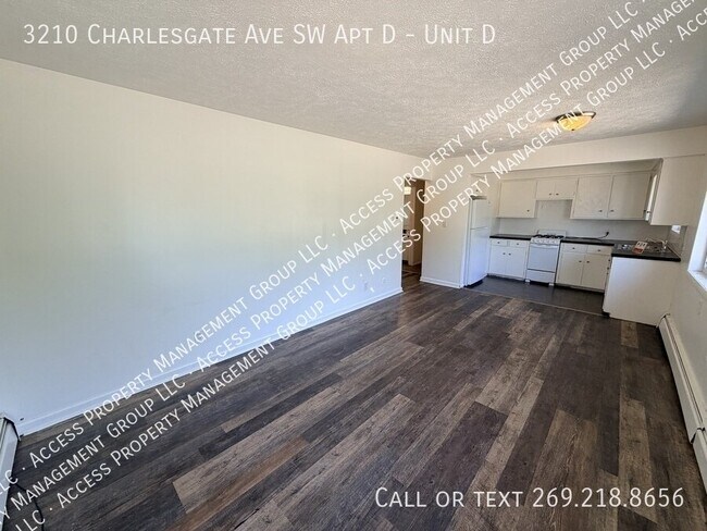 Building Photo - 3210 Charlesgate Ave SW