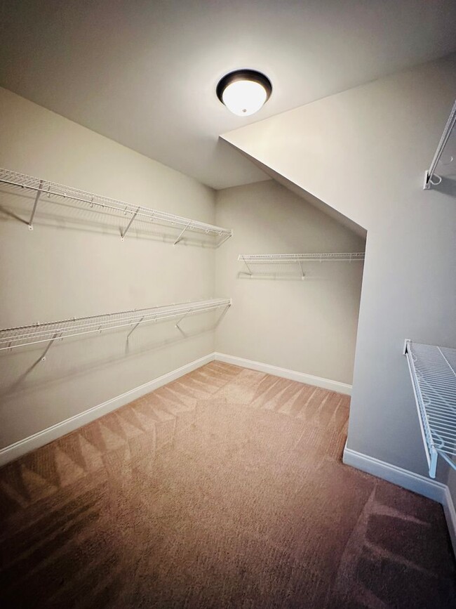 Building Photo - 202 Landings Pointe Ln