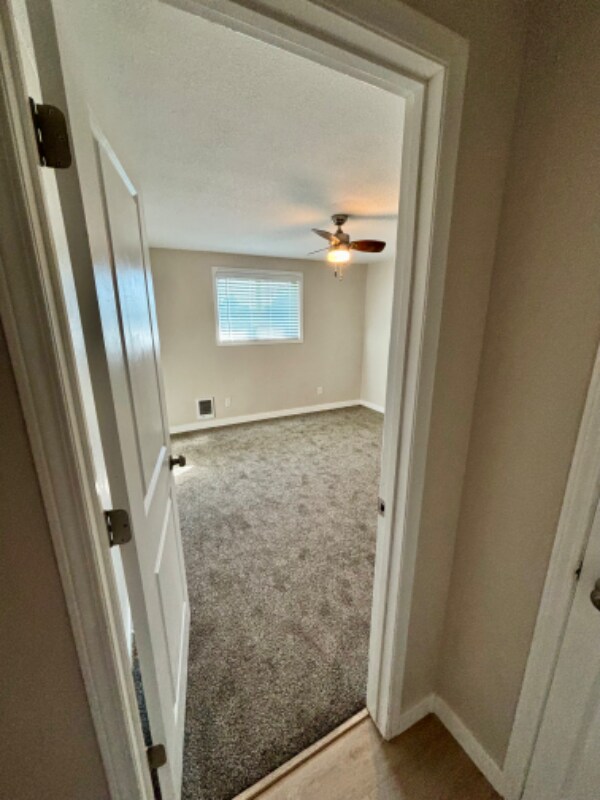 Building Photo - 722 S Kcid Rd