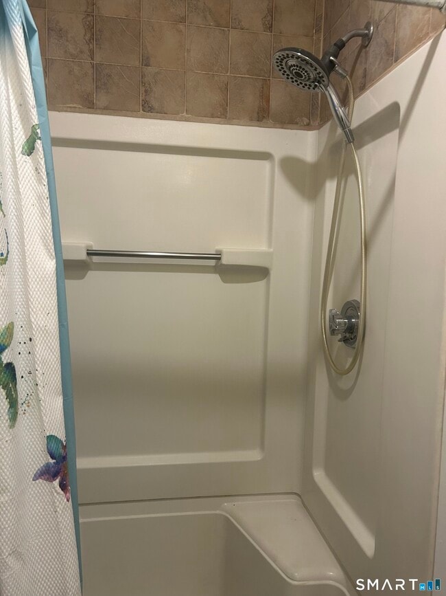 Building Photo - 673 Lovely St