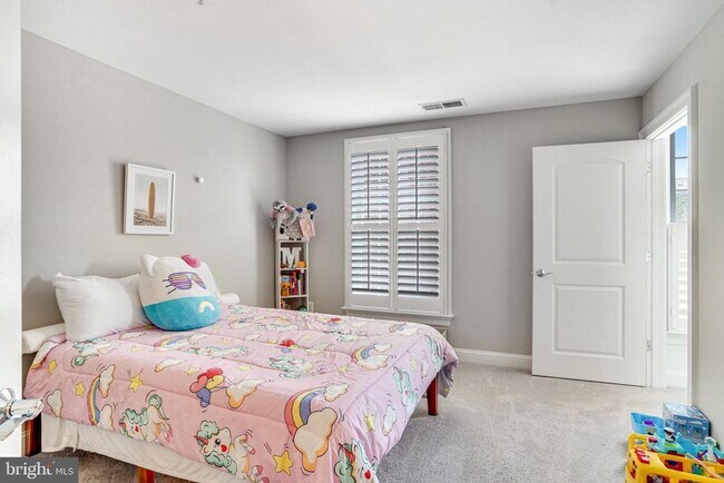 Building Photo - 906 Slaters Ln