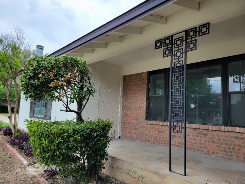 Building Photo - 4400 Hodgkins Rd