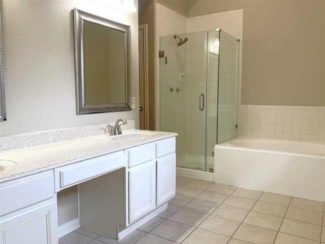 Building Photo - 4411 W Thunderwood Cir