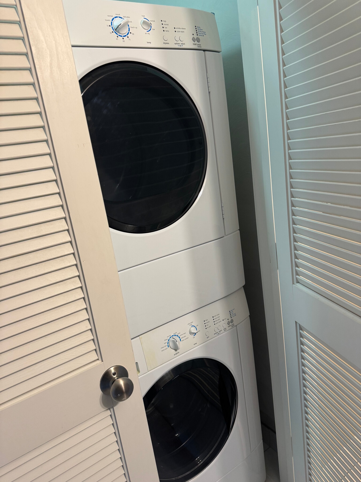 Building Photo - 1 Church St