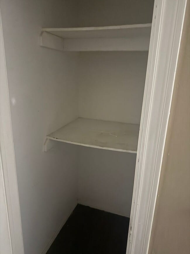 Building Photo - 1128 N Eagle Ln