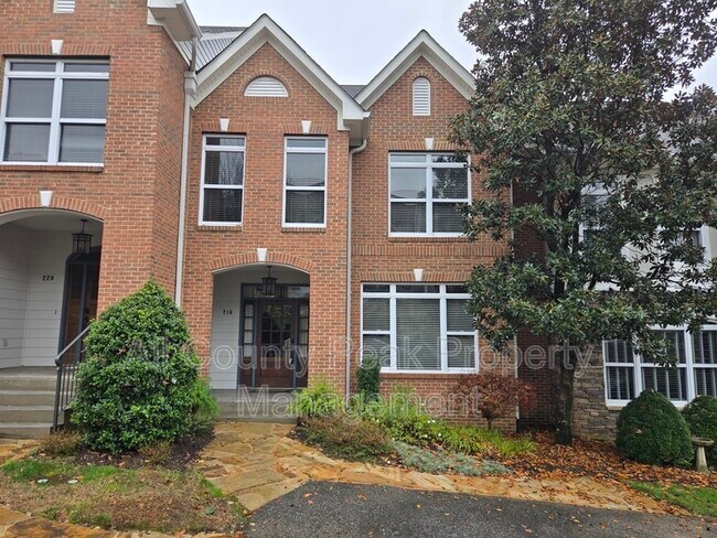 Primary Photo - 216 Shady Ridge Ln