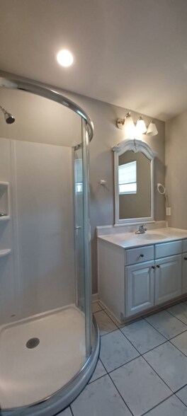 Building Photo - 701 Walker Ave