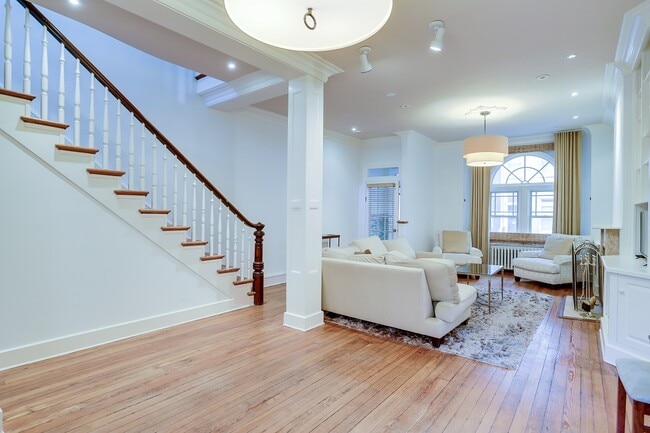 Building Photo - 1512 Swann St NW
