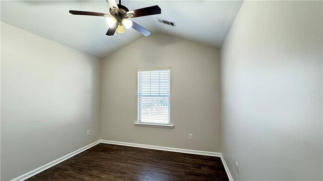 Building Photo - 4408 Black Hills Dr NW