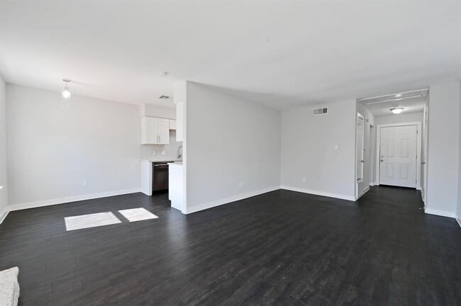 Building Photo - 1903 Townesouth Cir