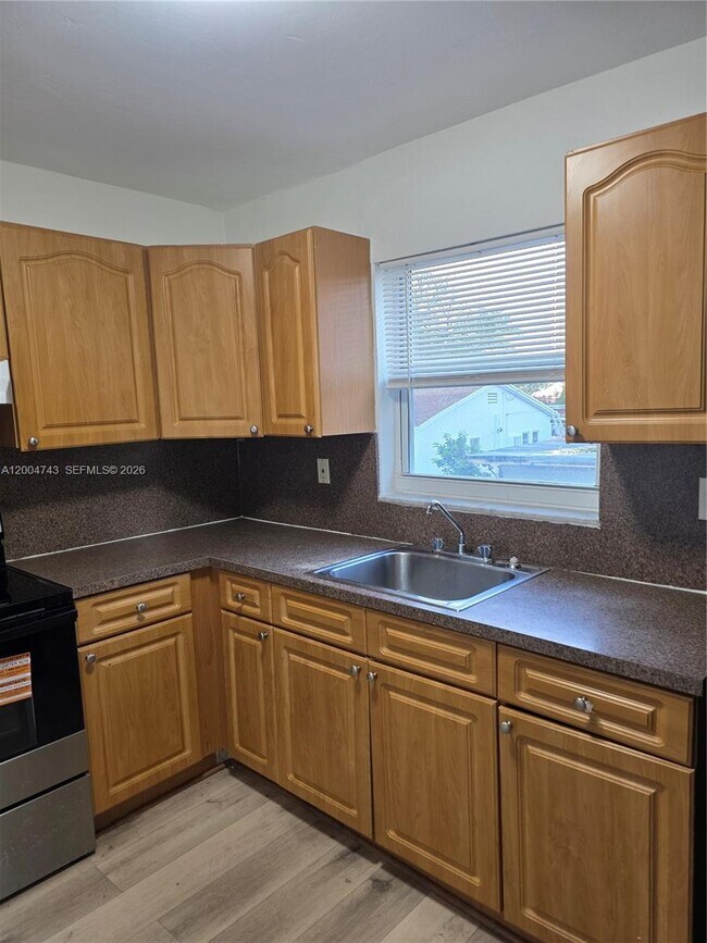 Building Photo - 1111 NW 19th Ave