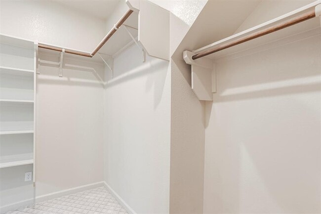 Building Photo - 228 Barton Oak Trl