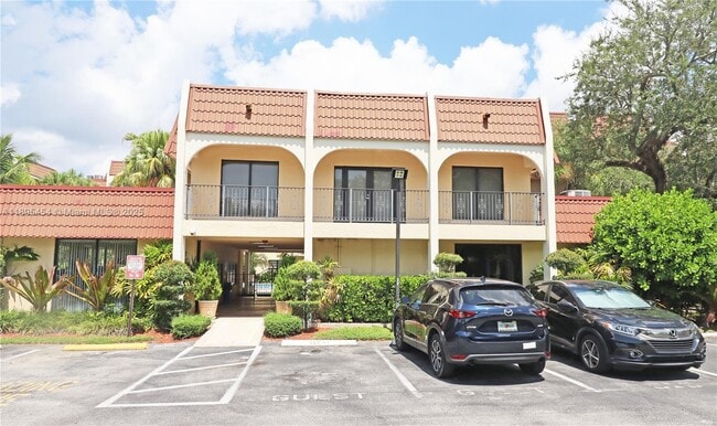 Building Photo - 9301 SW 92nd Ave