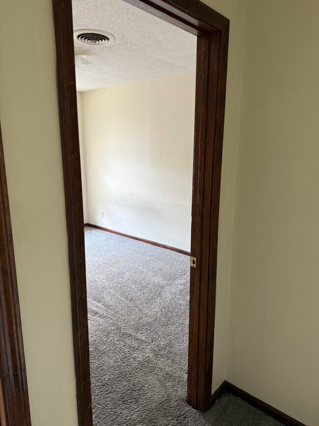 Building Photo - 117 Briarwood St