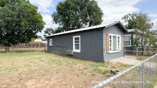 Building Photo - 3016 Duke St