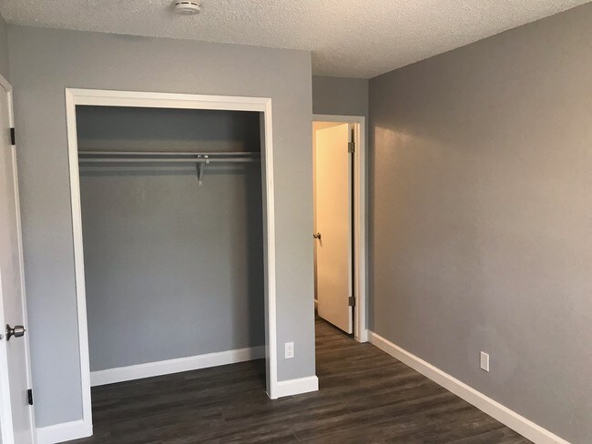 Building Photo - 3938 E Olive Ave