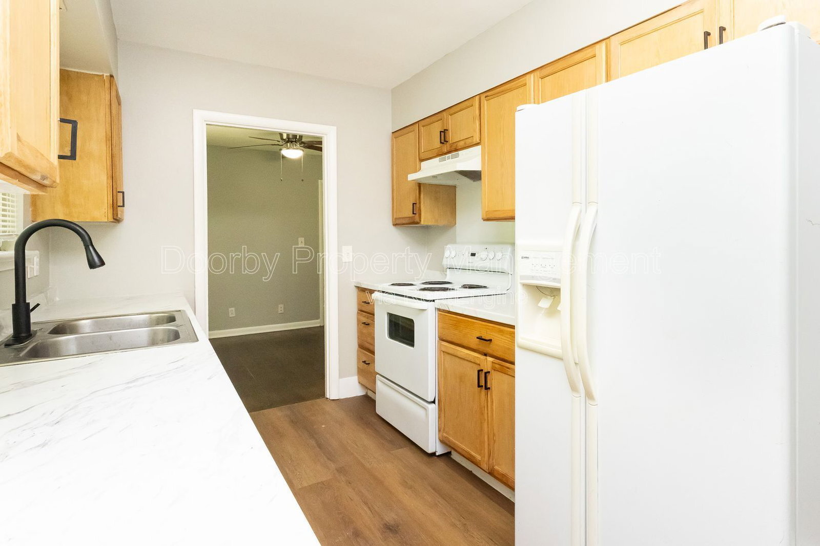 Building Photo - 1127 Clermont Dr
