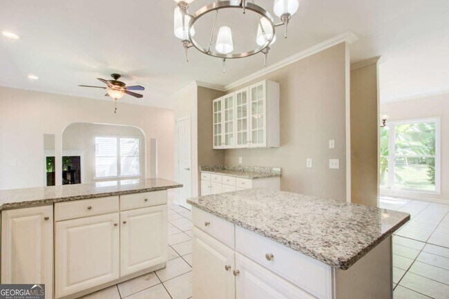 Building Photo - 2462 Empire Forest Dr