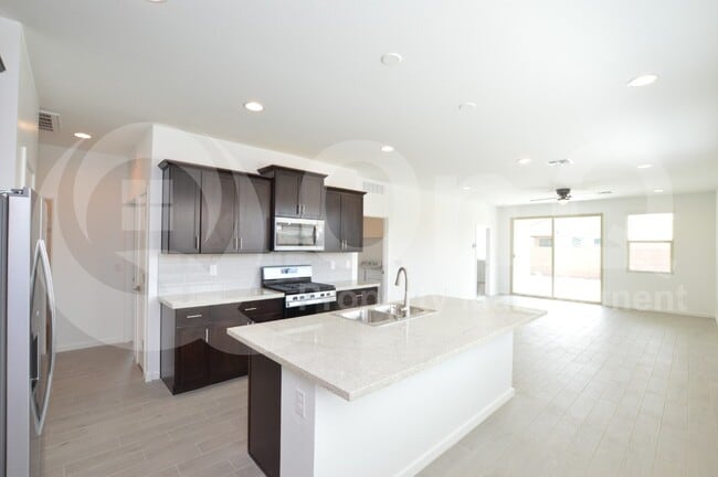 Building Photo - 2679 E Tolosa Dr