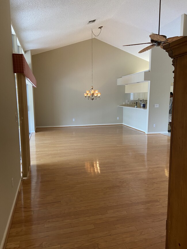 Dining - 6050 Westbourgh Dr