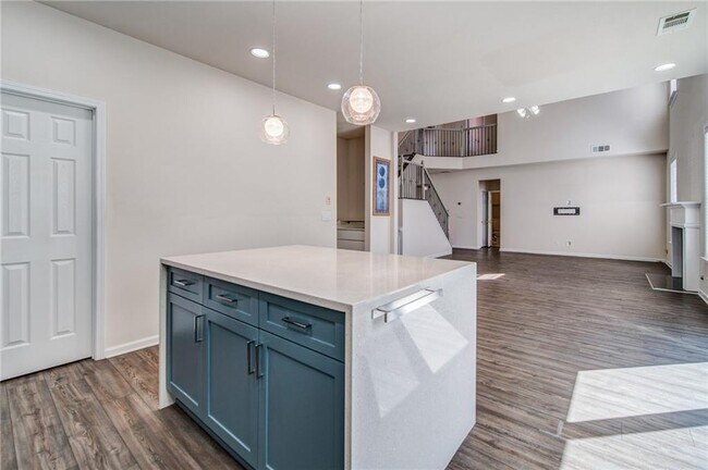 Building Photo - 853 Van Briggle Path NE
